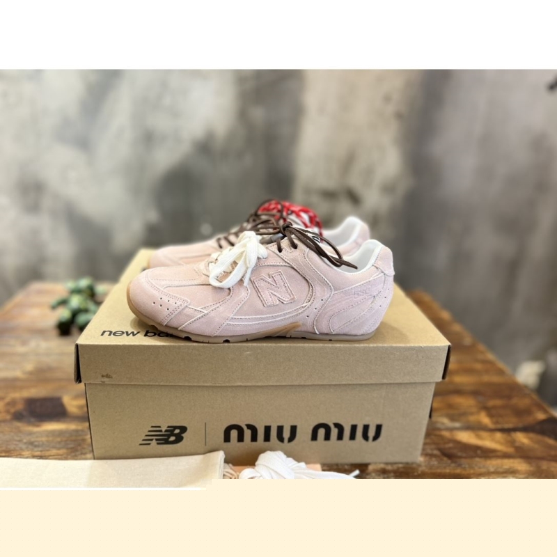 Miu Miu Casual Shoes